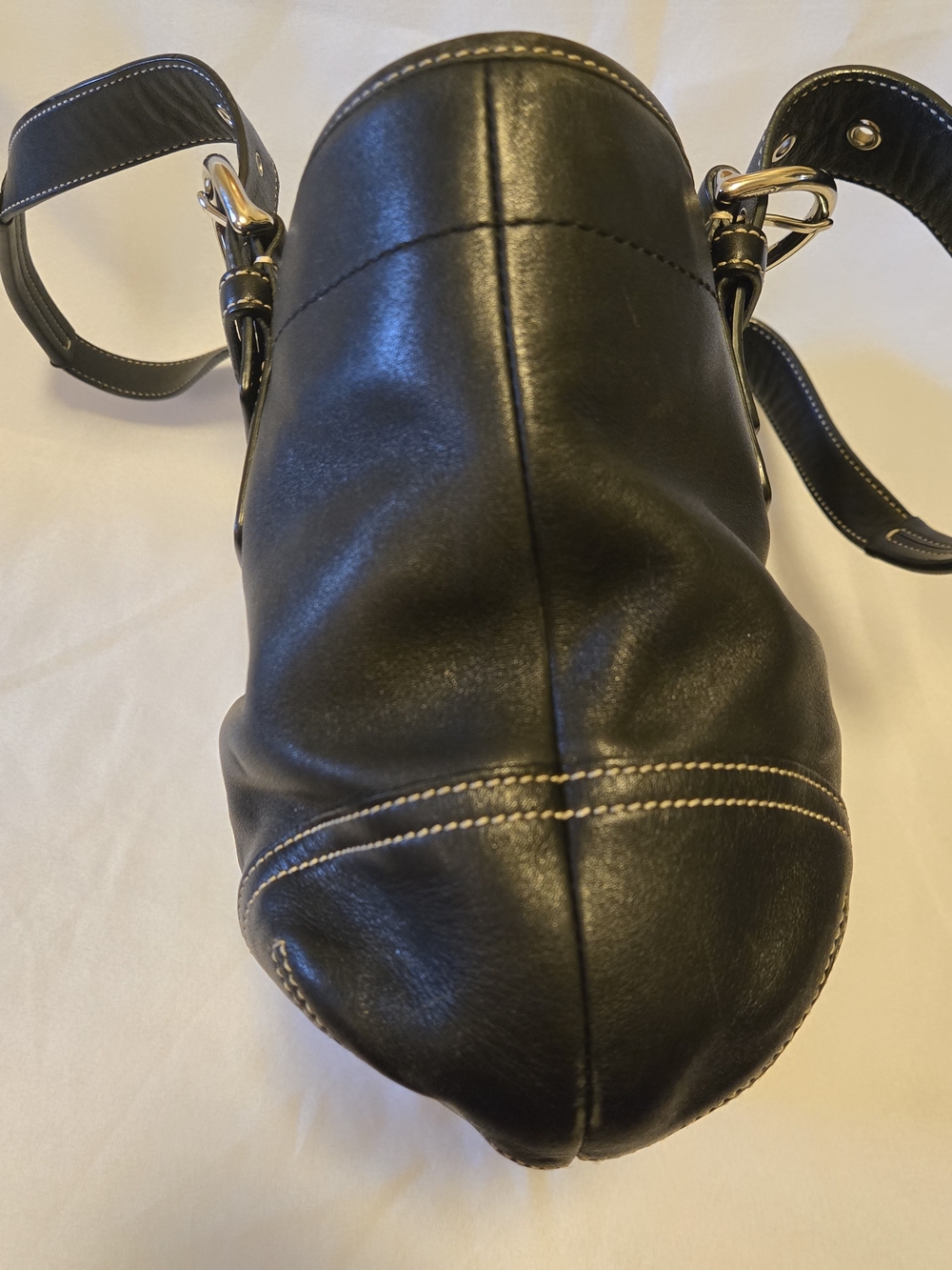 Coach Soho Black Leather Shoulder Buckle Bag. Style 9544 Great Leather Condition - Picture 5 of 16